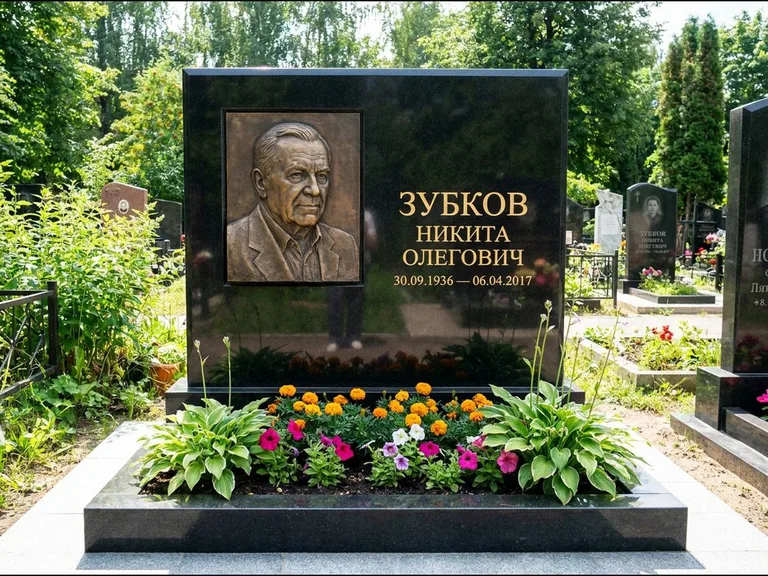 Памятник с барельефом — выполненная работа 19 в Санкт-Петербурге
