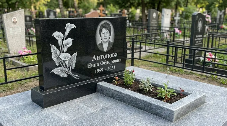 Памятник с гравировкой калл — выполненная работа «Антонова» в Санкт-Петербурге