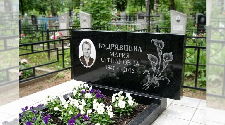 Памятник с гравировкой калл — выполненная работа «Кудрявцева» в Санкт-Петербурге
