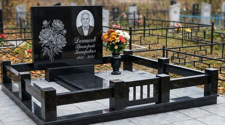 Памятник с гравировкой пионов — выполненная работа «Денисов» в Санкт-Петербурге