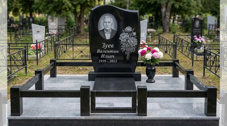 Памятник с гравировкой пионов — выполненная работа «Зуев» в Санкт-Петербурге