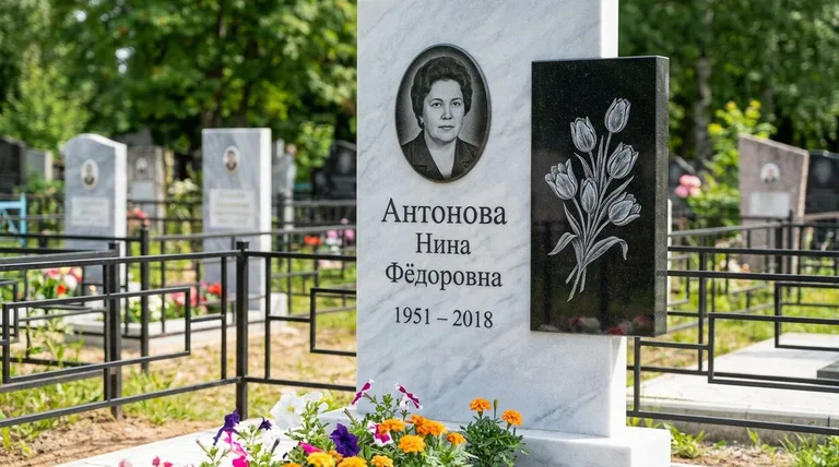 Памятник с гравировкой тюльпанов — выполненная работа «Антонова» в Санкт-Петербурге