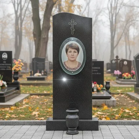 Овальный портрет на стекле 240×300 мм на памятнике в Санкт-Петербурге