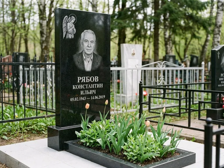 Памятник с гравировкой ангела — гравировка ангела с крестом рядом с эпитафией, работа «Фаддеев» в Санкт-Петербурге