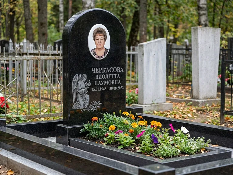 Памятник с гравировкой ангела — гравировка ангела с крестом рядом с эпитафией, работа «Журавлёва» в Санкт-Петербурге