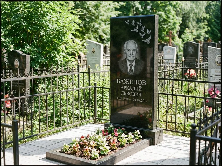 Памятник с гравировкой голубей — гравировка стаи голубей, взлетающей от угла стелы, работа «Баженов» в Санкт-Петербурге