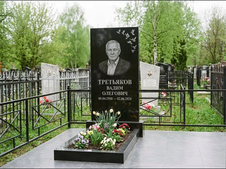 Памятник с гравировкой голубей — гравировка стаи голубей, взлетающей от угла стелы, работа «Третьяков» в Санкт-Петербурге