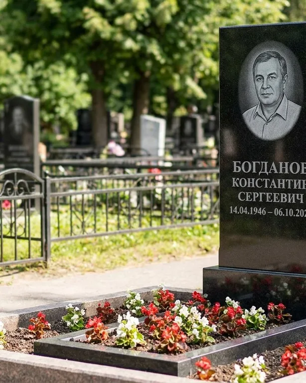 Низкий горизонтальный памятник под ключ с цветником в Санкт-Петербурге