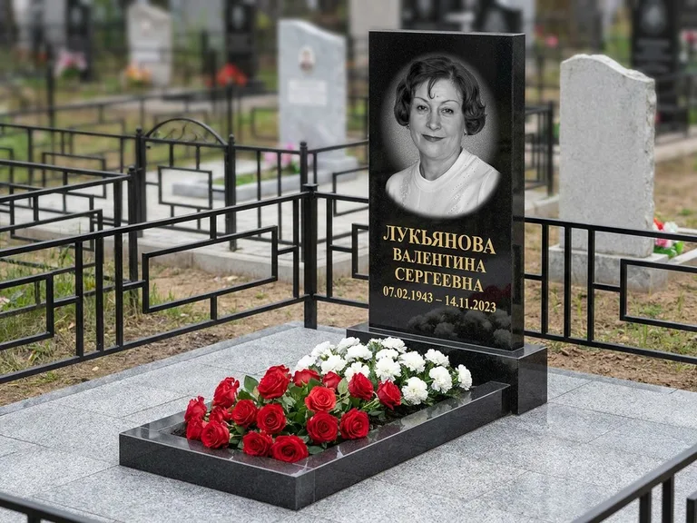Портрет на памятнике в Санкт-Петербурге — Ч/б портрет → гравировка на стандартном комплексе