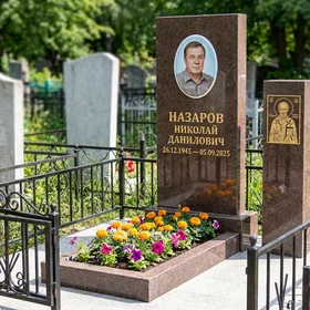 Памятник с иконой Николая из дымовского гранита